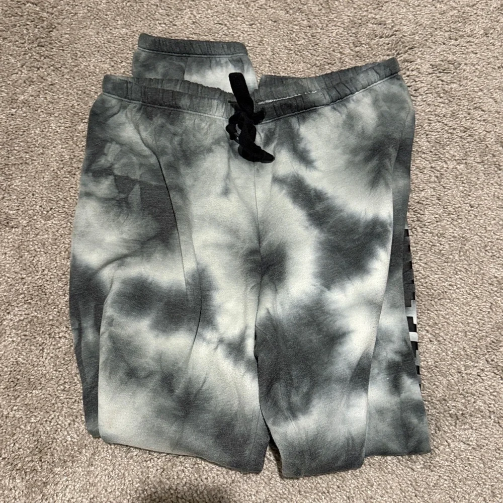 Size medium Pink Sweats - Picture 2 of 4